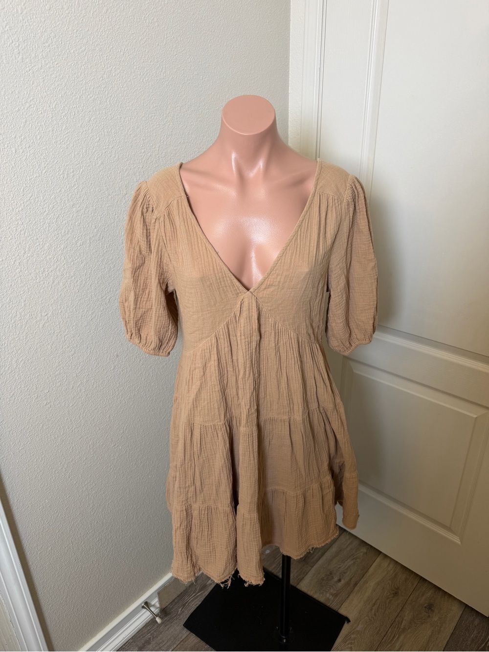 Aerie Lightweight V-Neck Tiered Mini Dress in Tan Sz M
